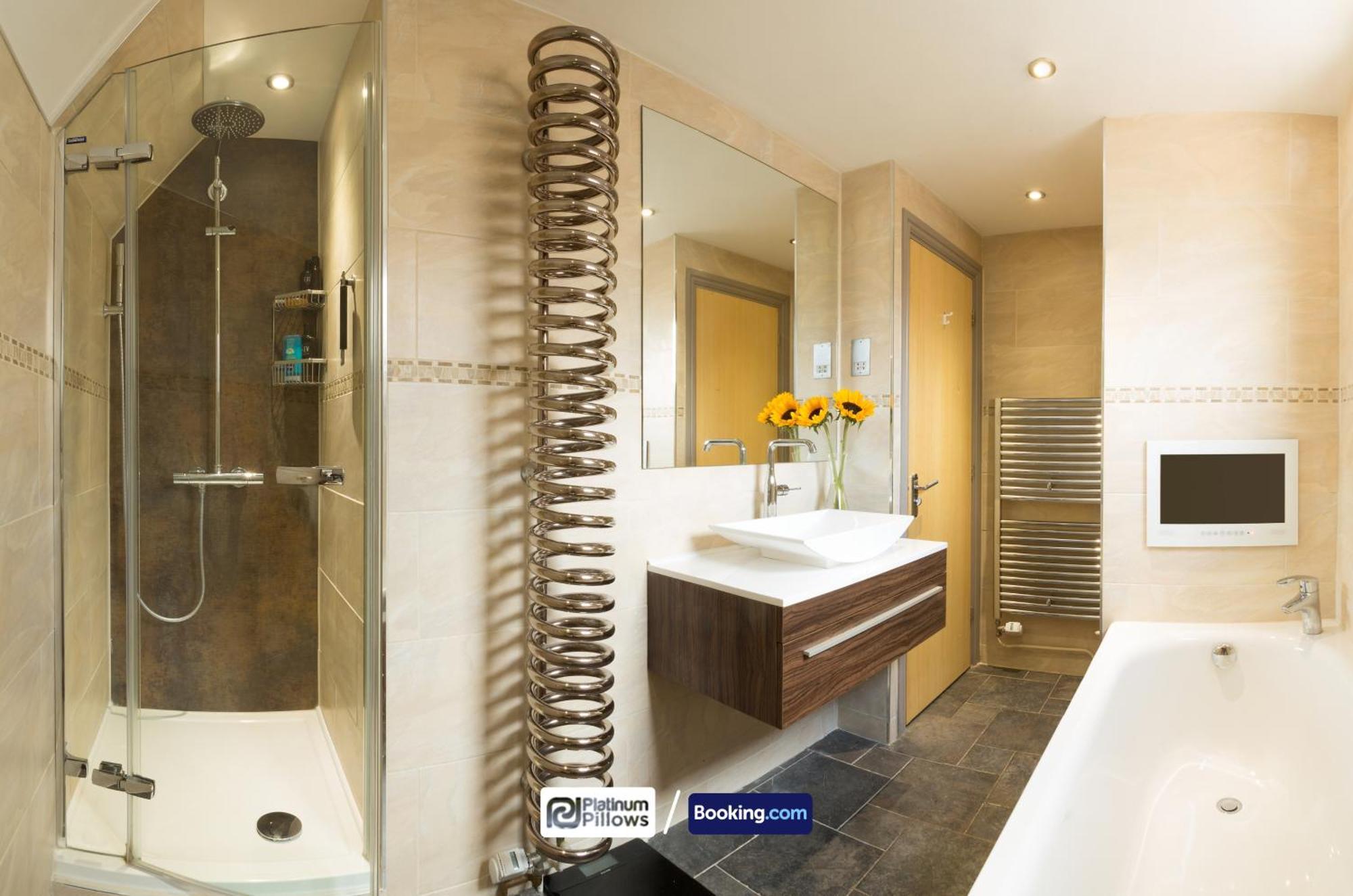Modern Oxford 4 Bedroom Apartment, Contractor Accommodation, Walkable Into City Centre, Weekly & Monthly Deals Bagian luar foto